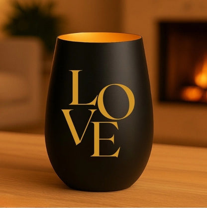 LOVE-disainiga aroomiküünal