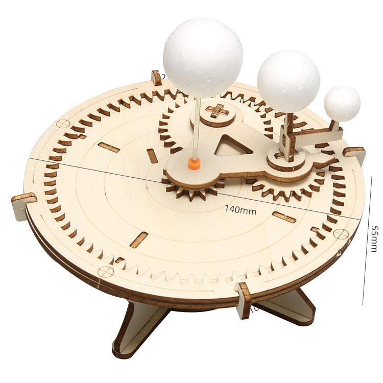 Käsitööna valminud loomingulised tehnilised mänguasjad