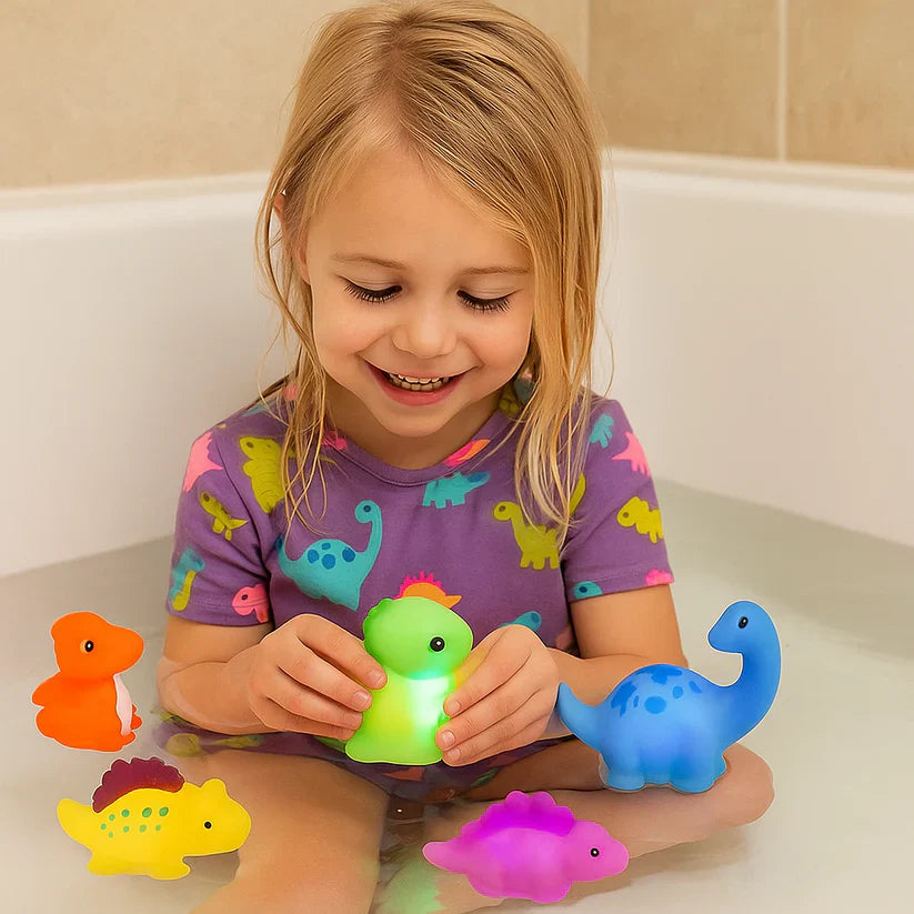 Helendav dinosaurusmänguasi vees