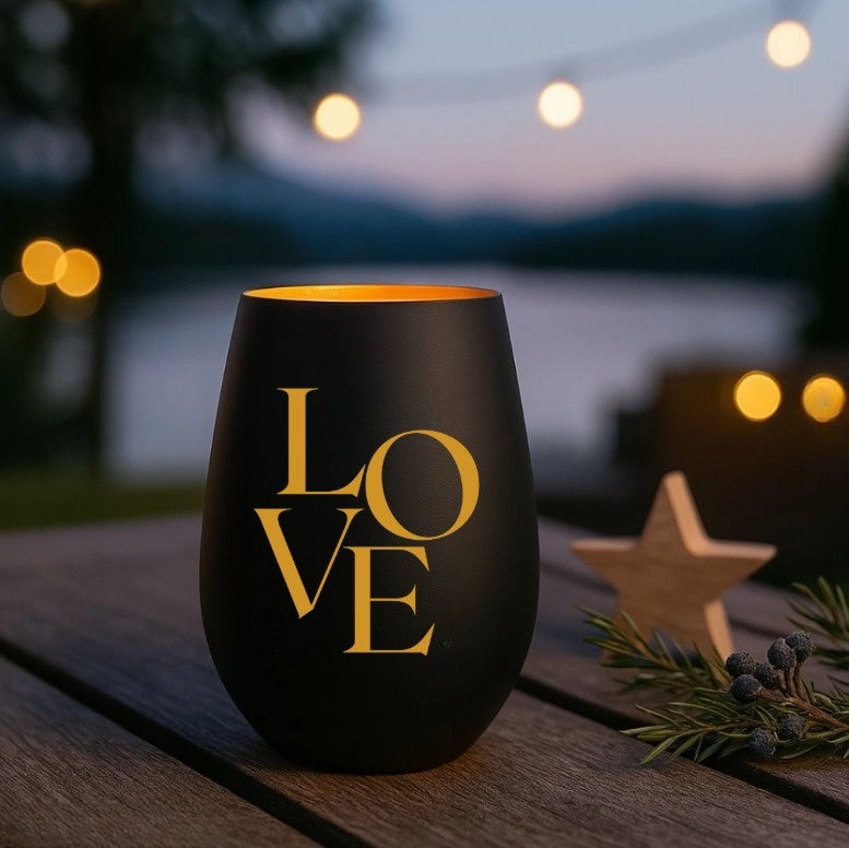 LOVE-disainiga aroomiküünal