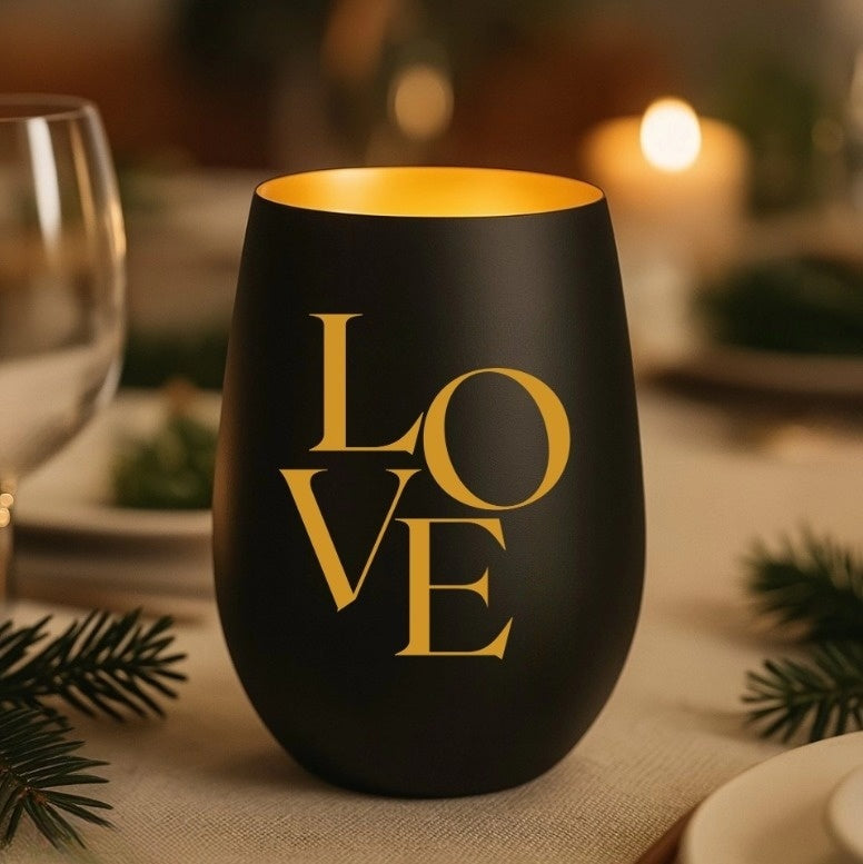 LOVE-disainiga aroomiküünal